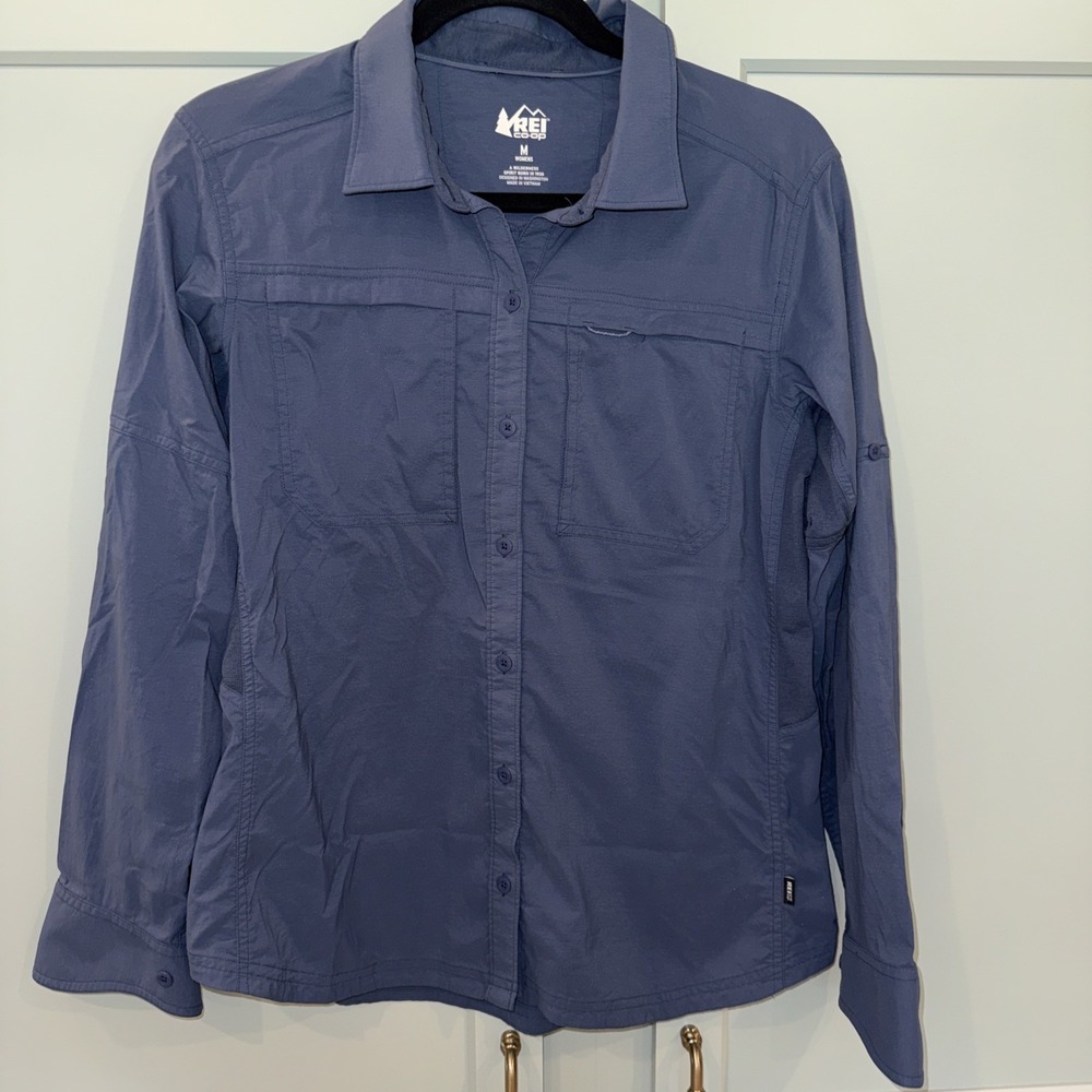 REI Co-op A Wilderness Women's Button Up Long Sleeve Shirt Hiking Travel Medium